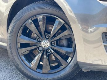 Volkswagen Golf 1.6 TDI BlueMotion Tech SE DSG Euro 5 (s/s) 5dr