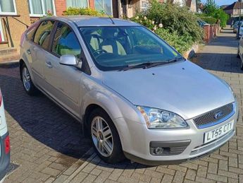 Ford Focus 1.6 Ghia 5dr