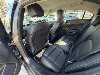 Mercedes-Benz A Class 2.1 A200d Sport (Premium) 7G-DCT Euro 6 (s/s) 5dr
