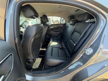 Mercedes-Benz A Class 2.1 A200d Sport (Premium) 7G-DCT Euro 6 (s/s) 5dr