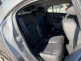 Mercedes-Benz A Class 2.1 A200d Sport (Premium) 7G-DCT Euro 6 (s/s) 5dr