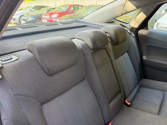 Ford Mondeo 2.0 TDCi Ghia 4dr