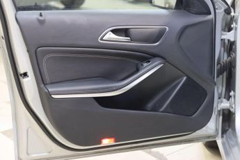 Mercedes-Benz A Class 1.6 A180 BlueEfficiency SE 7G-DCT Euro 6 (s/s) 5dr