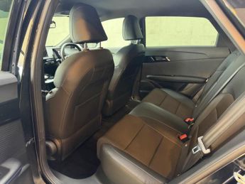 MG MG4 64kWh Trophy Long Range Auto 5dr