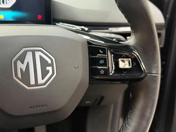 MG MG4 64kWh Trophy Long Range Auto 5dr
