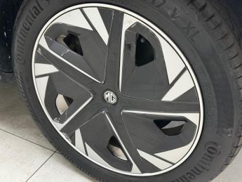 MG MG4 64kWh Trophy Long Range Auto 5dr