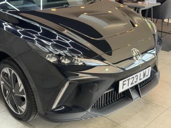 MG MG4 64kWh Trophy Long Range Auto 5dr
