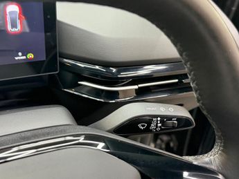 MG MG4 64kWh Trophy Long Range Auto 5dr