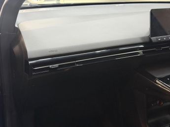 MG MG4 64kWh Trophy Long Range Auto 5dr