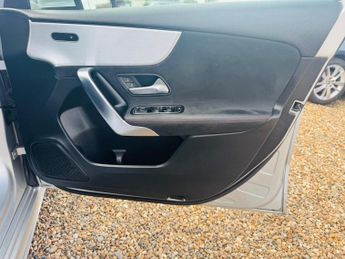Mercedes-Benz A Class 1.5 A180d AMG Line (Executive) 7G-DCT Euro 6 (s/s) 5dr