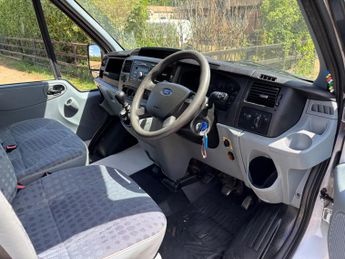 Ford Transit 2.2 TDCi 350 RWD L2 2dr (DRW)