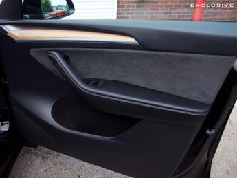 Tesla Model Y (Dual Motor) Long Range Auto 4WDE 5dr