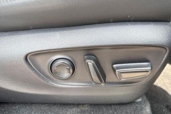 Toyota Land Cruiser 2.8D MHEV Invincible Auto 4WD Euro 6 (s/s) 5dr (LWB)