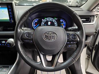 Toyota RAV4 2.5 VVT-h Design CVT 4WD Euro 6 (s/s) 5dr