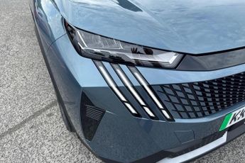 Peugeot E-5008 73kWh Allure Auto 5dr