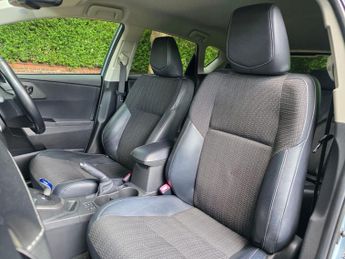 Toyota Auris 1.8 VVT-h Excel CVT Euro 5 (s/s) 5dr