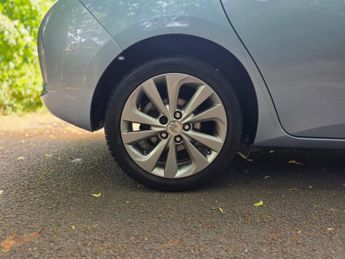 Toyota Auris 1.8 VVT-h Excel CVT Euro 5 (s/s) 5dr