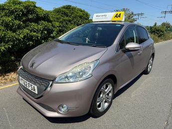 Peugeot 208 1.2 VTi Allure Euro 5 5dr