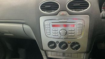 Ford Focus 1.6 Zetec 5dr