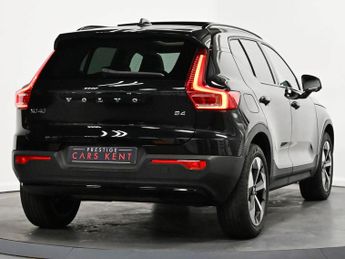 Volvo XC40 Ultimate Dark B4 (197 hp) Auto