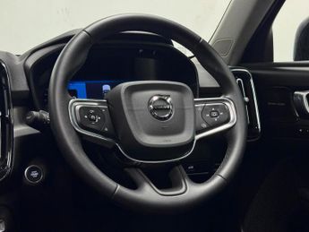 Volvo XC40 Ultimate Dark B4 (197 hp) Auto