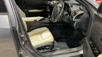 Lexus UX 300e 54.3kWh Premium Plus SUV 5dr Electric Auto (204 ps)