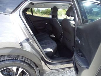 Peugeot 2008 1.2 PureTech Allure Premium EAT Euro 6 (s/s) 5dr