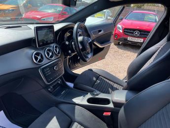 Mercedes-Benz GLA 2.1 GLA220d AMG Line (Premium) 7G-DCT 4MATIC Euro 6 (s/s) 5dr