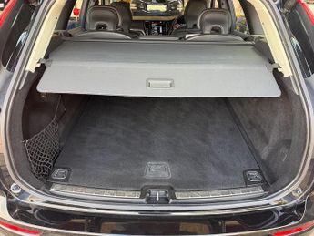 Volvo XC60 B5 MHEV Momentum SUV 2.0 Automatic Petrol Hybrid