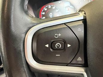 Volvo XC60 B5 MHEV Momentum SUV 2.0 Automatic Petrol Hybrid