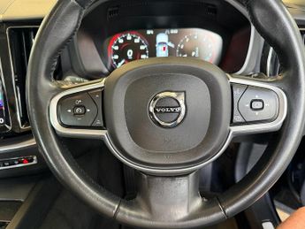 Volvo XC60 B5 MHEV Momentum SUV 2.0 Automatic Petrol Hybrid