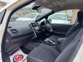 Nissan Leaf 30kWh Acenta Auto 5dr