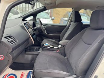Nissan Leaf 30kWh Acenta Auto 5dr
