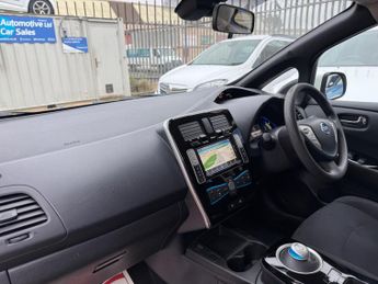 Nissan Leaf 30kWh Acenta Auto 5dr