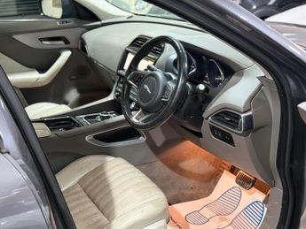 Jaguar F-PACE 2.0 D180 Portfolio Auto AWD Euro 6 (s/s) 5dr