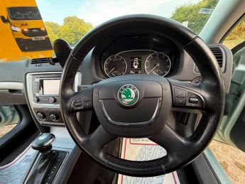 Skoda Octavia 1.4 TSI SE Hatchback 5dr Petrol DSG Euro 5 (122 ps)