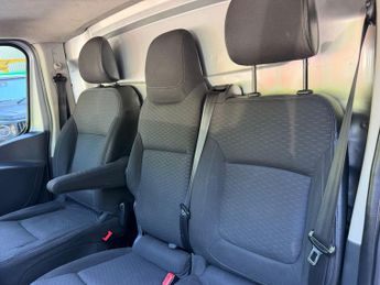 Vauxhall Vivaro 1.6 CDTi 2700 BiTurbo ecoFLEX Sportive L1 H1 Euro 5 (s/s) 5dr