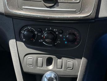 Dacia Sandero 1.0 SCe Ambiance Euro 6 5dr