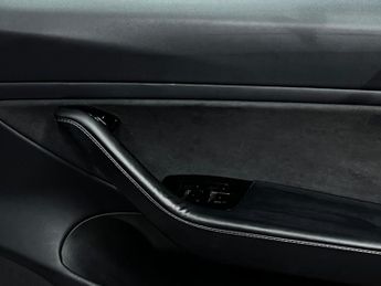 Tesla Model 3 Standard Range Plus Auto RWD 4dr