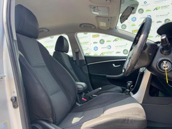 Hyundai i30 1.6 CRDi Active Auto Euro 5 5dr