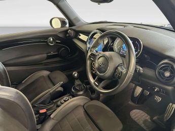 MINI Hatch 1.5 Cooper Sport Hatchback 3dr Petrol Manual Euro 6 (s/s) (136 p