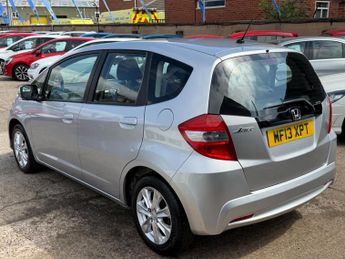 Honda Jazz 1.4 i-VTEC ES Hatchback 5dr Petrol CVT Euro 5 (99 ps)