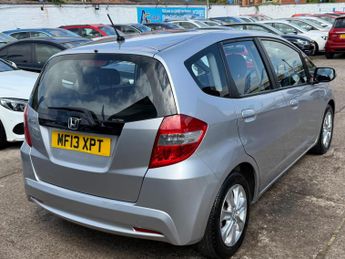 Honda Jazz 1.4 i-VTEC ES Hatchback 5dr Petrol CVT Euro 5 (99 ps)