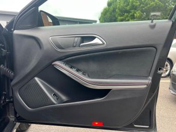 Mercedes-Benz GLA 2.1 GLA200d AMG Line 7G-DCT Euro 6 (s/s) 5dr