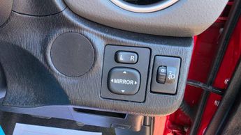 Toyota Yaris 1.33 Dual VVT-i TR Multidrive S Euro 5 5dr