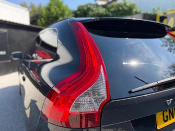 Volvo XC60 2.4 D5 R-Design Lux Nav SUV 5dr Diesel Geartronic AWD Euro 5 (21