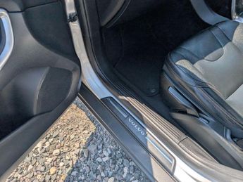 Volvo V40 Cross Country 2.0 D2 Lux Auto Euro 6 (s/s) 5dr