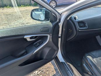 Volvo V40 Cross Country 2.0 D2 Lux Auto Euro 6 (s/s) 5dr