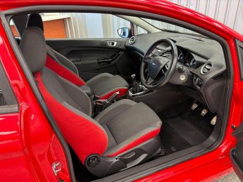 Ford Fiesta 1.0T EcoBoost Zetec S Red Edition Euro 5 (s/s) 3dr