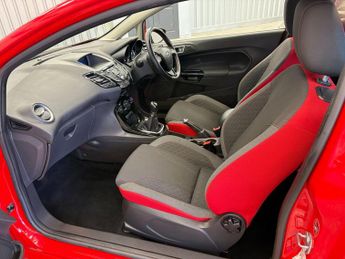 Ford Fiesta 1.0T EcoBoost Zetec S Red Edition Euro 5 (s/s) 3dr